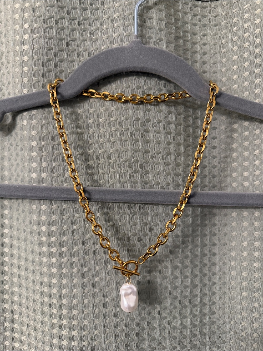 Gold Chain Necklace with White Baroque Pearl Pendant